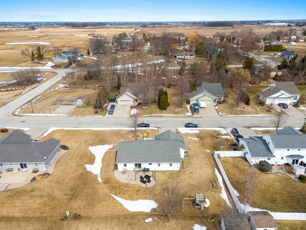 $365,000 | 364 Wooden Shoe Circle, Kaukauna, WI 54130