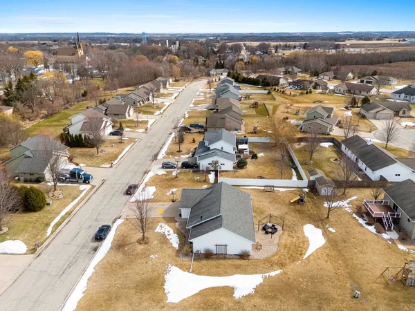 $365,000 | 364 Wooden Shoe Circle, Kaukauna, WI 54130