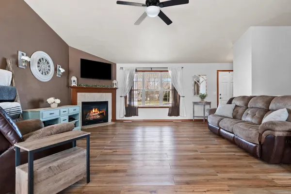 $365,000 | 364 Wooden Shoe Circle, Kaukauna, WI 54130