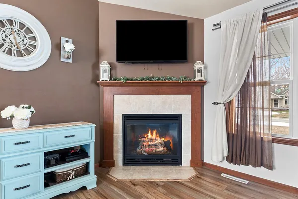 $365,000 | 364 Wooden Shoe Circle, Kaukauna, WI 54130