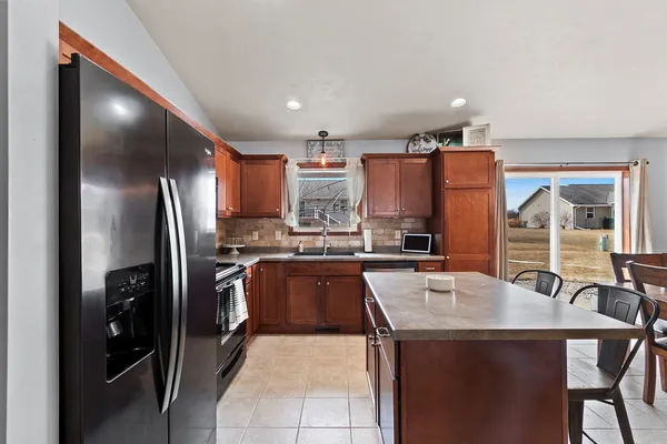 $365,000 | 364 Wooden Shoe Circle, Kaukauna, WI 54130