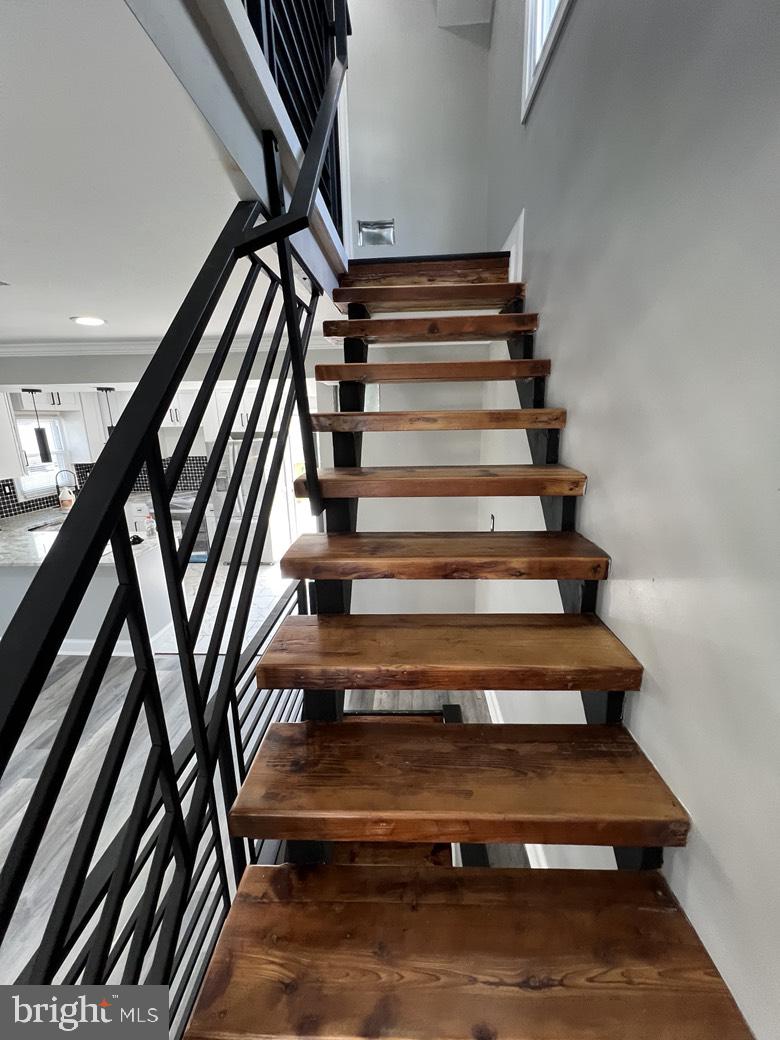 900 Greenhill Road Sharon Hill, PA 19079 - Photo 12 of 36 Floating wood steps