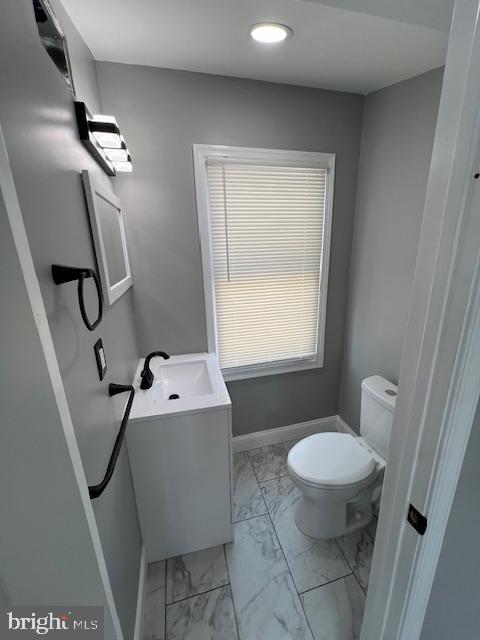 900 Greenhill Road Sharon Hill, PA 19079 - Photo 16 of 36 Main level Powder room