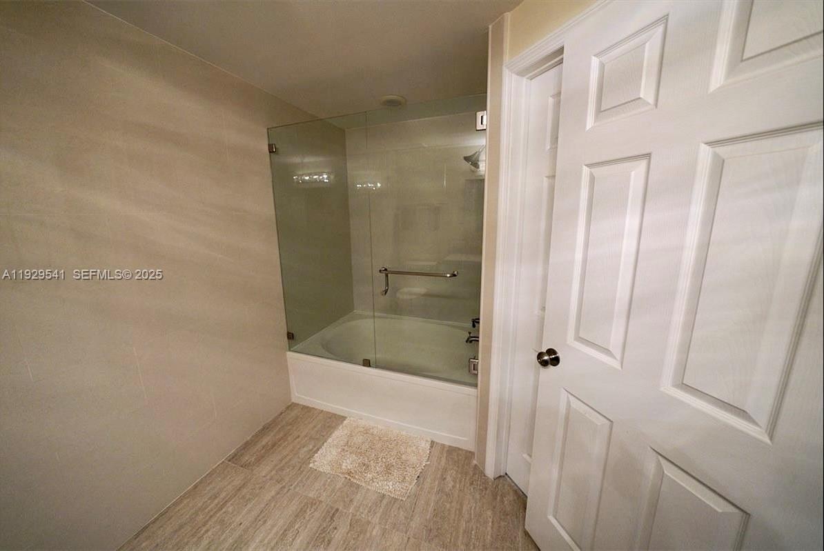 171 Southwest 96th Avenue Plantation, FL 33324 - Photo 15 of 24 a bathroom with a bathtub