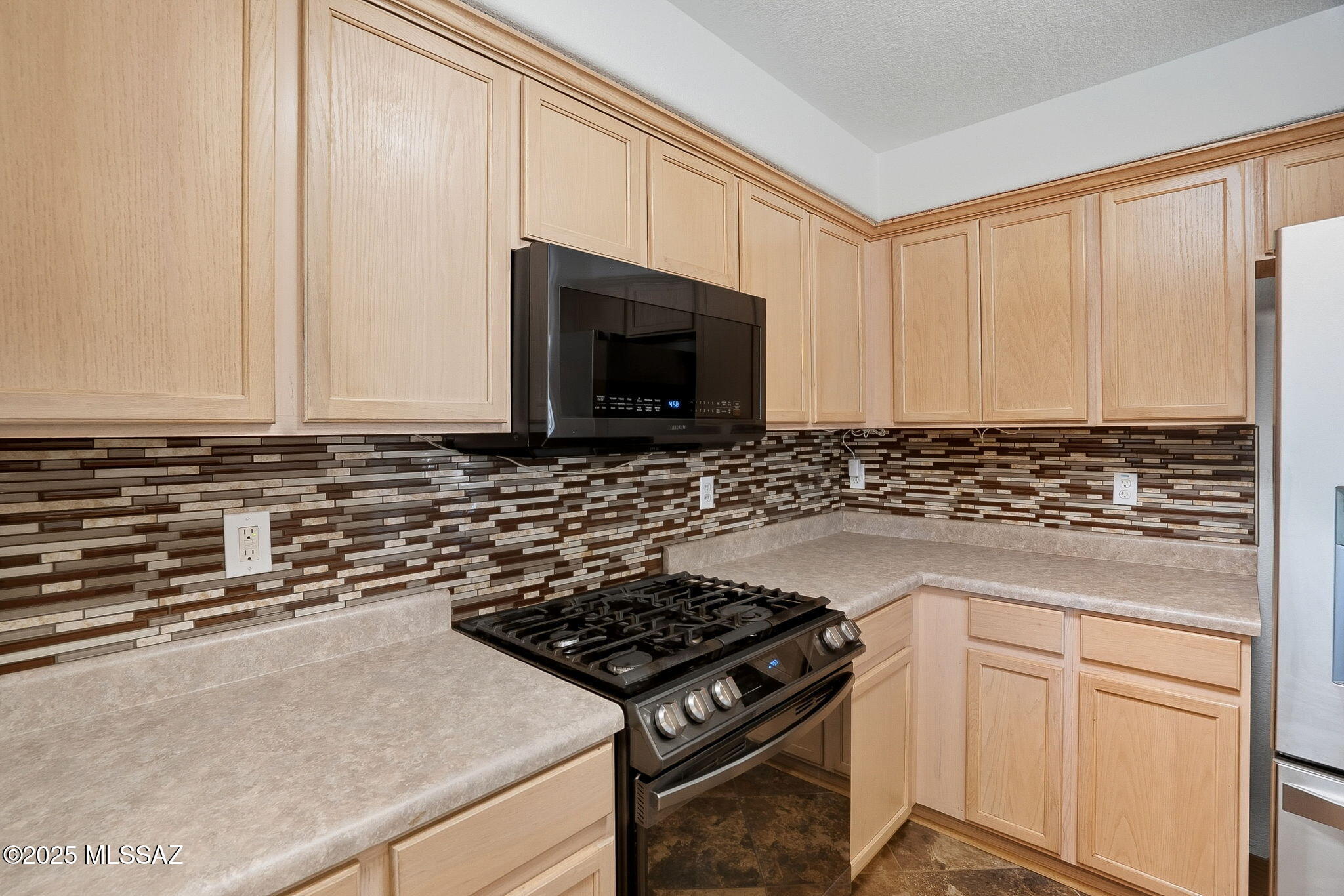 3279 South Thunder Chorus Road Tucson, AZ 85713 - Photo 6 of 39 Gallery Image 6