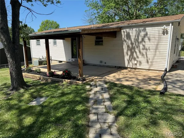 $279,000 | 186 Green Acres Drive, Old Monroe, MO 63369