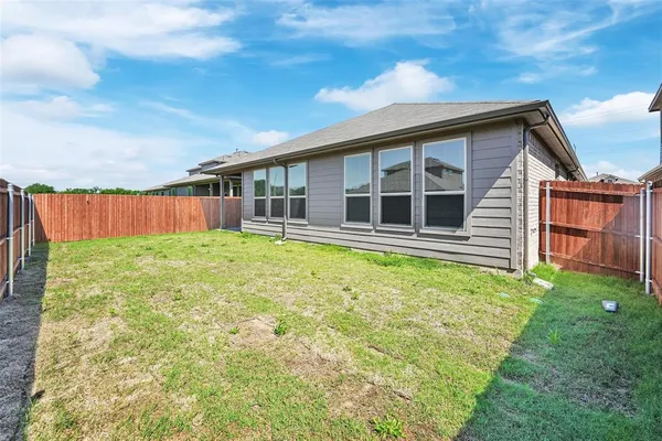 $2,550 | 1012 Southwark Drive, Justin, TX 76247