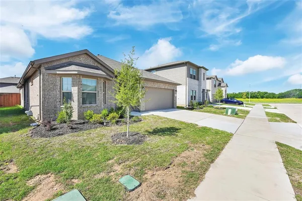 $2,550 | 1012 Southwark Drive, Justin, TX 76247