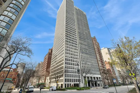 $735,000 | 1100 North Lake Shore Drive, Unit 33A, Chicago, IL 60611