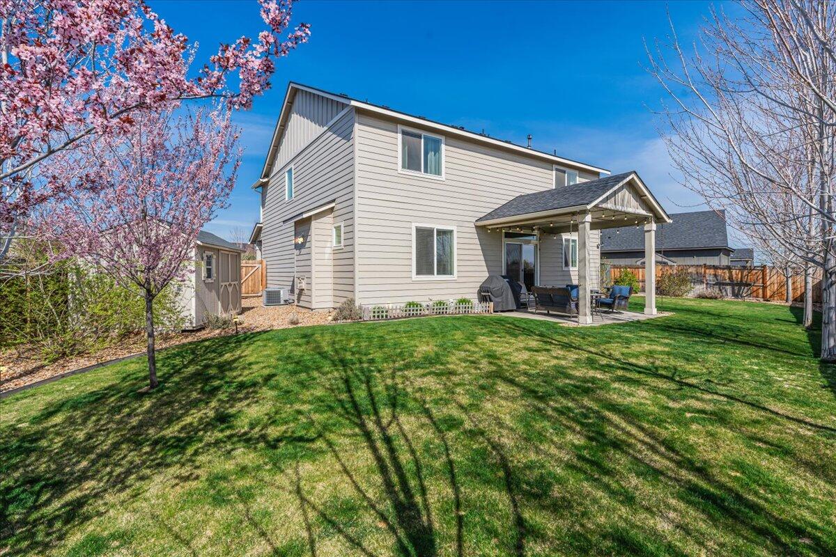 1830 Southwest 36th Way Redmond, OR 97756 - Photo 23 of 27 23-1830 SW 36th Way-19