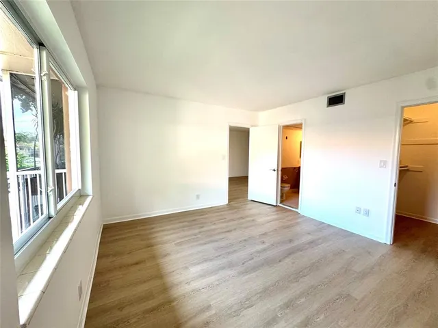 $230,000 | 119 Northeast 19th Court, Unit 205G, Wilton Manors, FL 33305