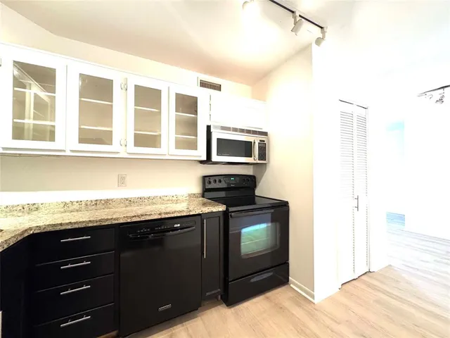 $230,000 | 119 Northeast 19th Court, Unit 205G, Wilton Manors, FL 33305