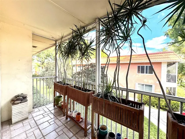 $230,000 | 119 Northeast 19th Court, Unit 205G, Wilton Manors, FL 33305