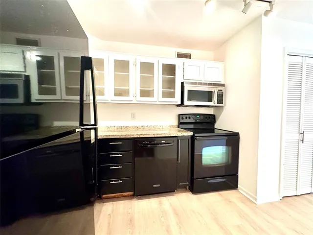 $230,000 | 119 Northeast 19th Court, Unit 205G, Wilton Manors, FL 33305