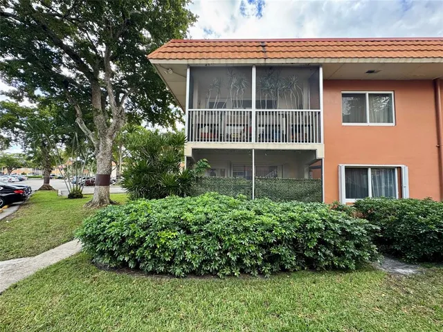 $230,000 | 119 Northeast 19th Court, Unit 205G, Wilton Manors, FL 33305