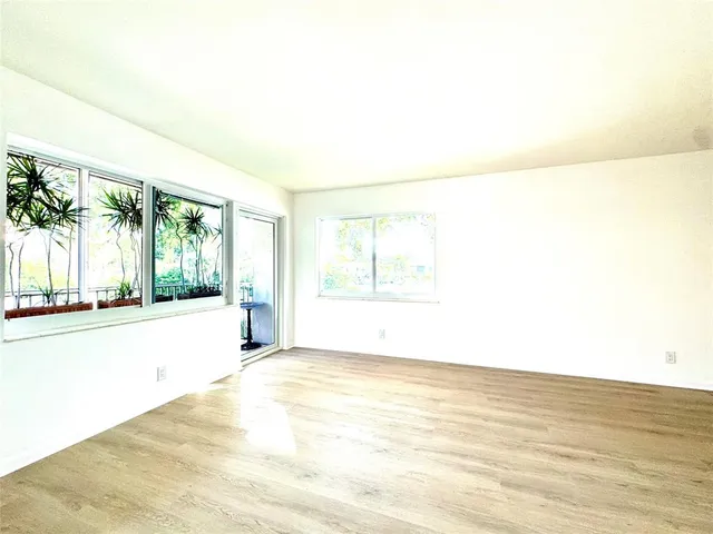 $230,000 | 119 Northeast 19th Court, Unit 205G, Wilton Manors, FL 33305