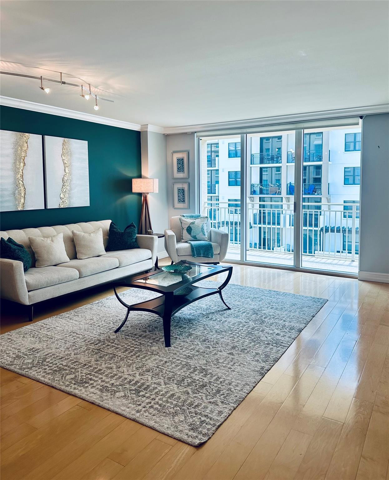 99 Southeast Mizner Boulevard, Unit 637 Boca Raton, FL 33432 - Photo 2 of 27 Photo 2