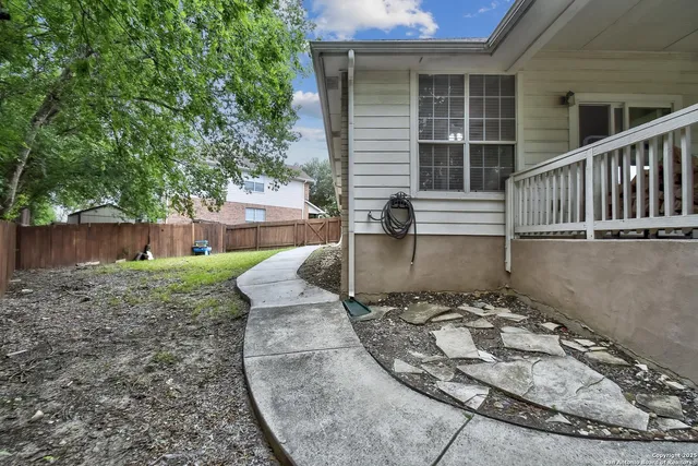 $325,000 | 1947 Walter Raleigh, Windcrest, TX 78239