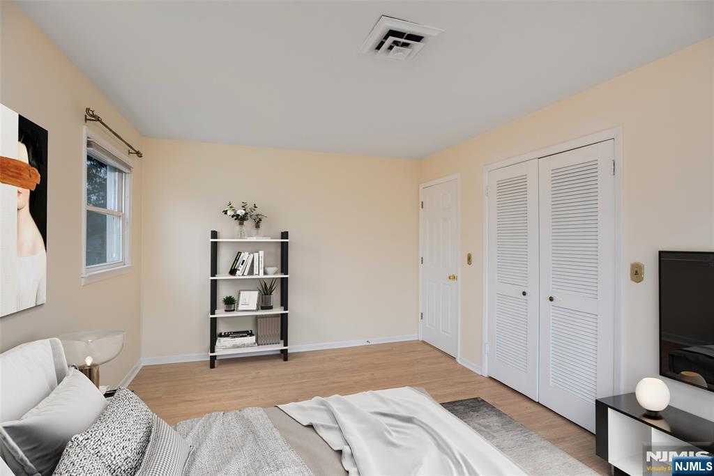 97 Heights Road Paramus, NJ 07652 - Photo 11 of 13