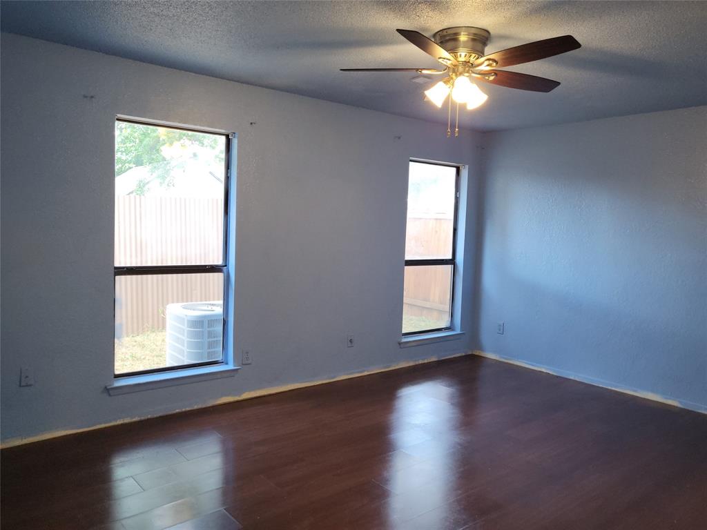 3320 Green Ridge Street Fort Worth, TX 76133 - Photo 11 of 24
