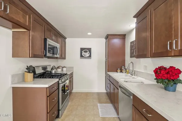 $1,200,000 | 9417-9419 Petit Court, Ventura, CA 93004