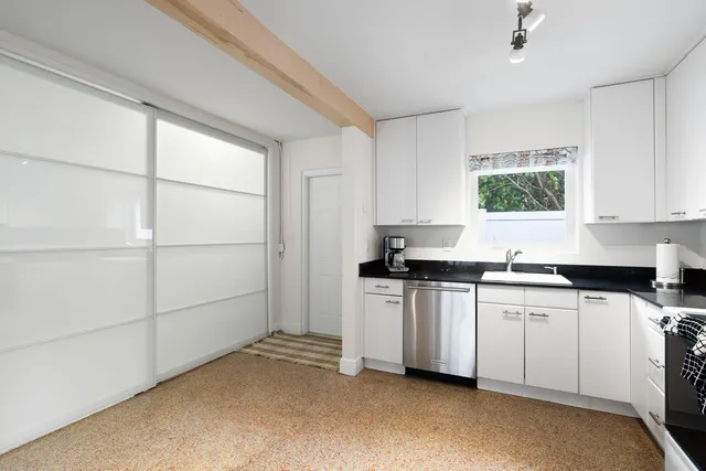 $8,500 | 101 Northeast 11th Street, Delray Beach, FL 33444