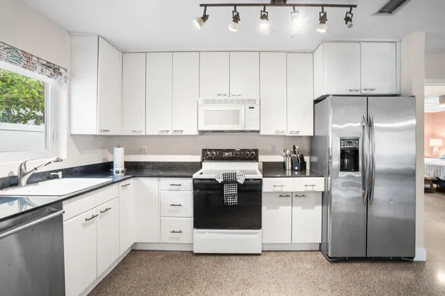 $8,500 | 101 Northeast 11th Street, Delray Beach, FL 33444