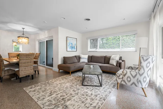 $8,500 | 101 Northeast 11th Street, Delray Beach, FL 33444