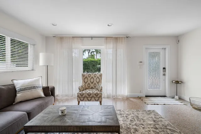 $8,500 | 101 Northeast 11th Street, Delray Beach, FL 33444