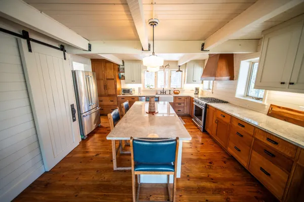 $758,000 | 71516 US Highway 63, Lake City, MN 55041