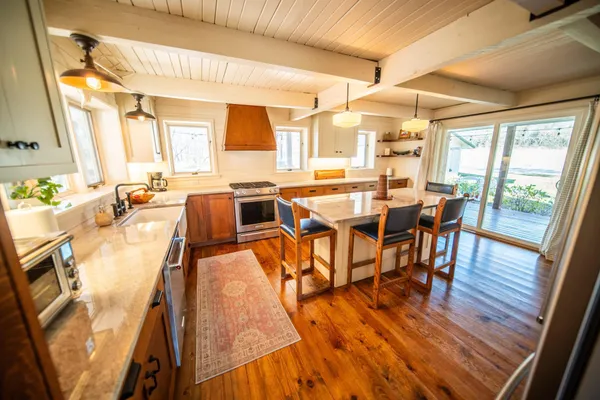 $758,000 | 71516 US Highway 63, Lake City, MN 55041