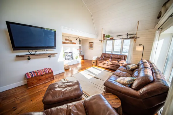 $758,000 | 71516 US Highway 63, Lake City, MN 55041