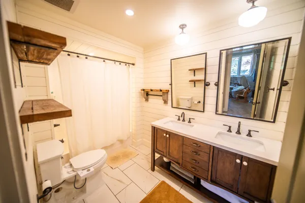 $758,000 | 71516 US Highway 63, Lake City, MN 55041