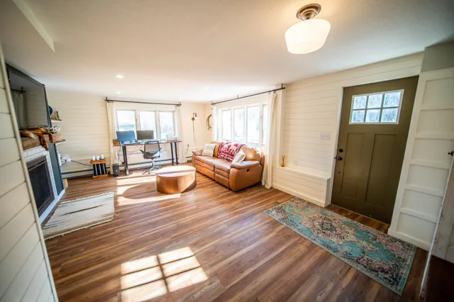 $799,900 | 71516 US Highway 63, Lake City, MN 55041