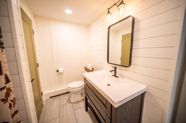 $799,900 | 71516 US Highway 63, Lake City, MN 55041