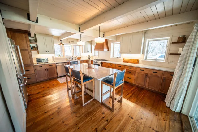 $799,900 | 71516 US Highway 63, Lake City, MN 55041