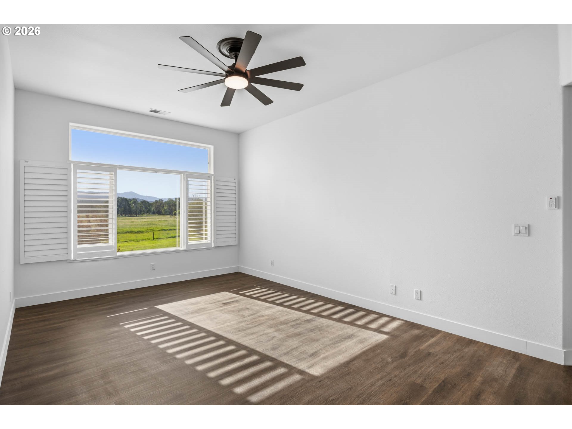 475 Curry Road Roseburg, OR 97471 - Photo 29 of 48 Living Room