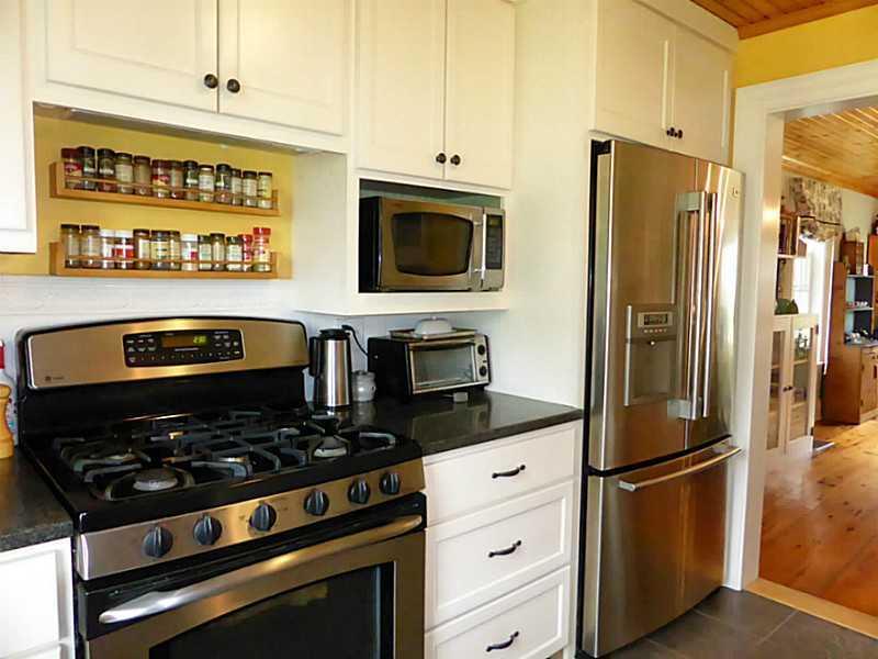 18 McLellan Road Gorham, ME 04038 - Photo 10 of 35 Kitchen.