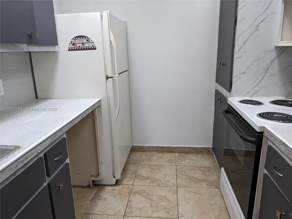 $2,100 | 300 Northeast 191st Street, Unit 211, Miami, FL 33179