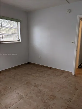 $2,100 | 300 Northeast 191st Street, Unit 211, Miami, FL 33179