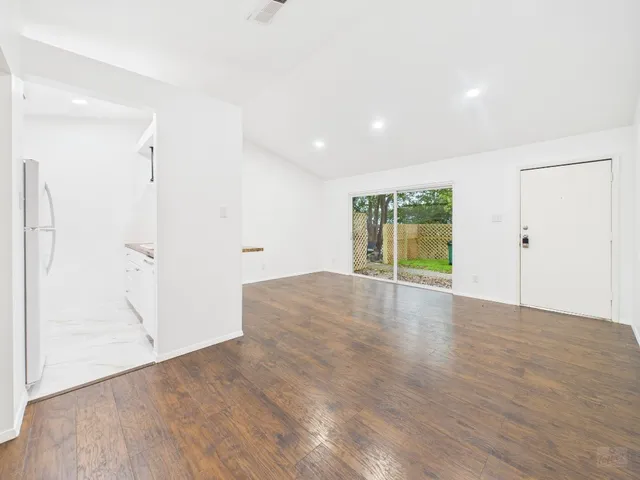 $1,625 | 1305 Hollow Creek Drive, Unit 3, Austin, TX 78704