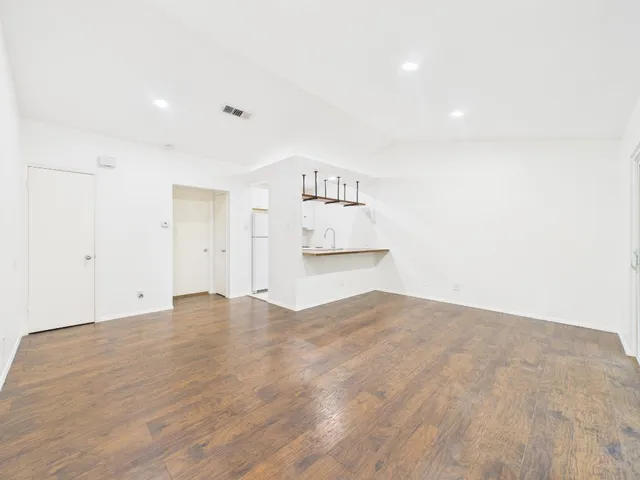 $1,625 | 1305 Hollow Creek Drive, Unit 3, Austin, TX 78704