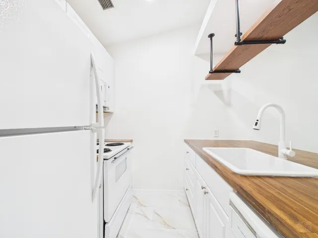 $1,625 | 1305 Hollow Creek Drive, Unit 3, Austin, TX 78704