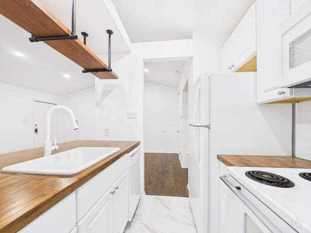 $1,625 | 1305 Hollow Creek Drive, Unit 3, Austin, TX 78704