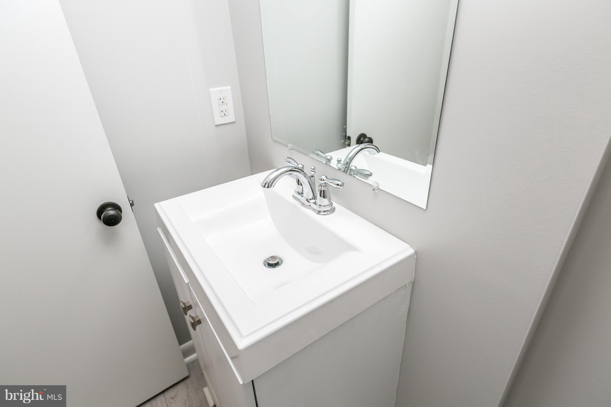 8405 Avery Road Baltimore, MD 21237 - Photo 12 of 30 Bath