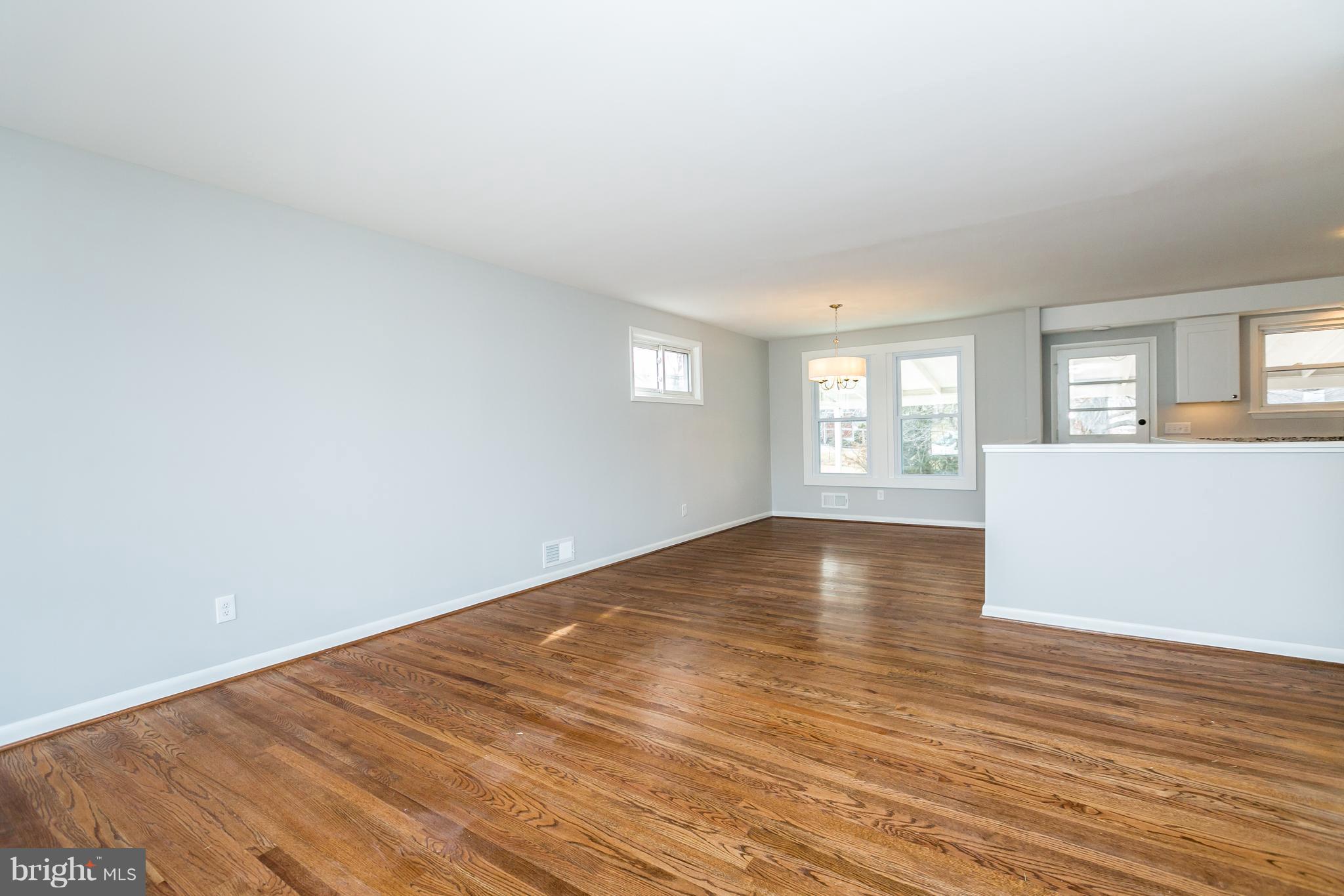 8405 Avery Road Baltimore, MD 21237 - Photo 8 of 30 Family Room
