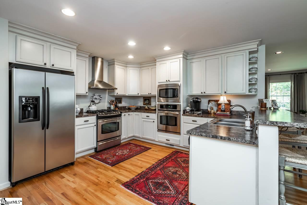 408 Wembley Road Greenville, SC 29607 - Photo 6 of 31
