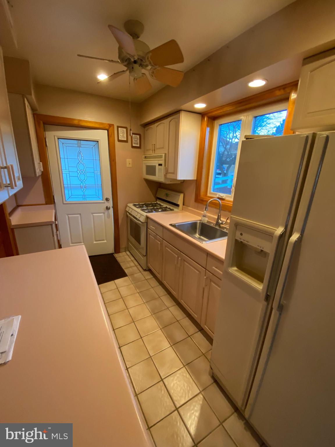 9237 Wesleyan Road Philadelphia, PA 19114 - Photo 4 of 24 Kitchen