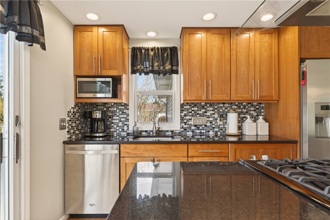 353 Manitou Beach Road Greece, NY 14468 - Photo 17 of 47