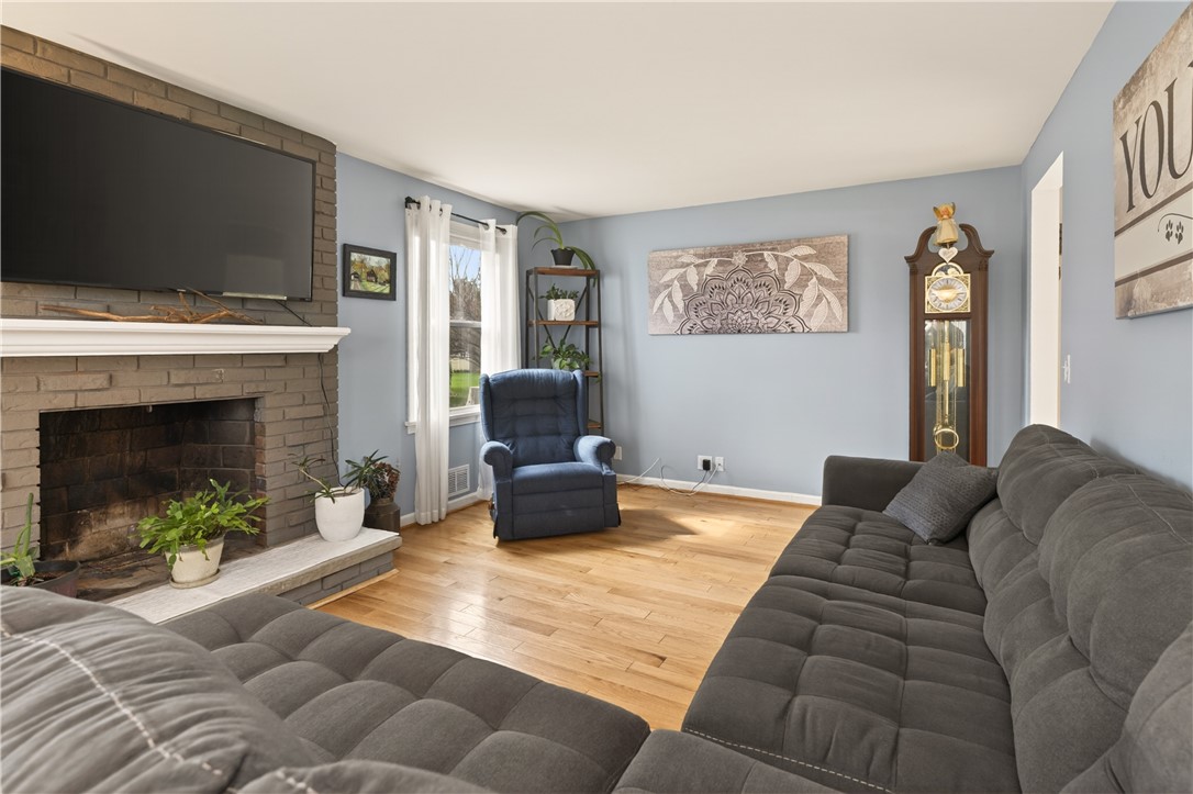 353 Manitou Beach Road Greece, NY 14468 - Photo 7 of 47